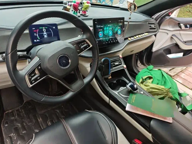 BYD Qin PLUS — Фото автомобиля 10