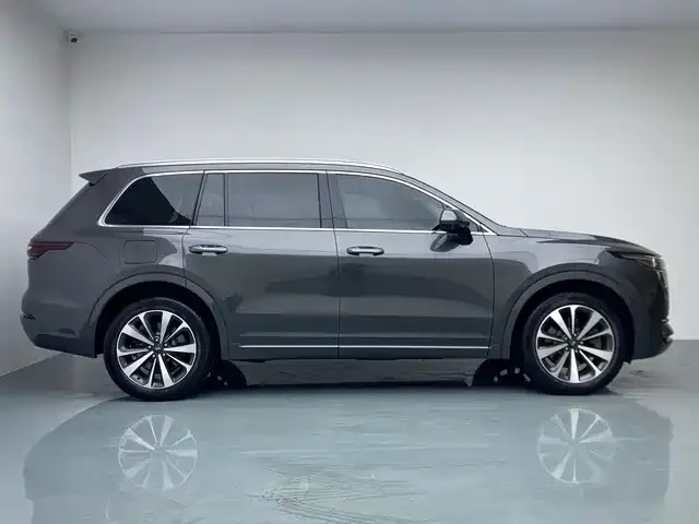 Li Auto ONE — Фото автомобиля 8
