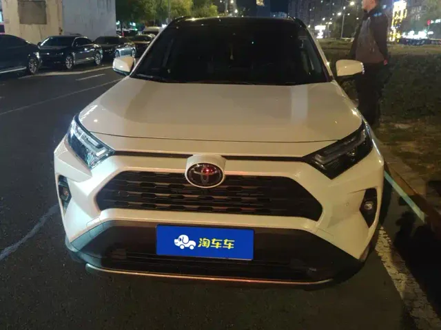 Toyota RAV4 — Фото автомобиля 2