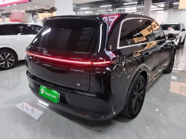 Li Auto L8 — Фото автомобиля 6