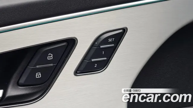 Audi Q8 55 TFSI quattro Premium — Фото автомобиля 26