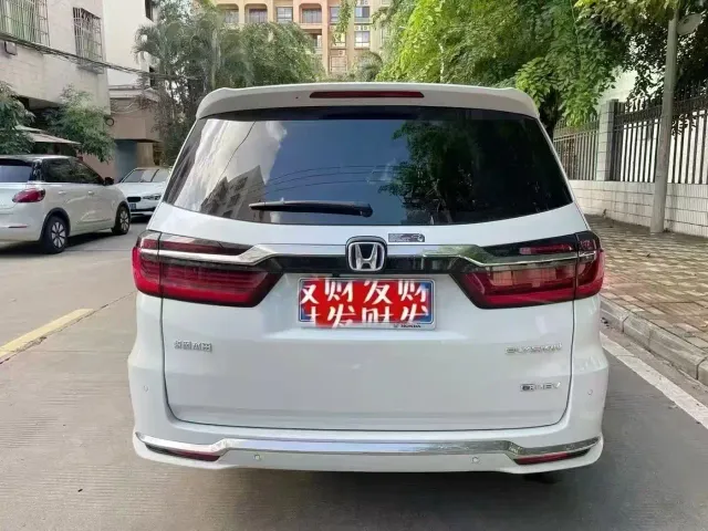 Honda Elysion — Фото автомобиля 5