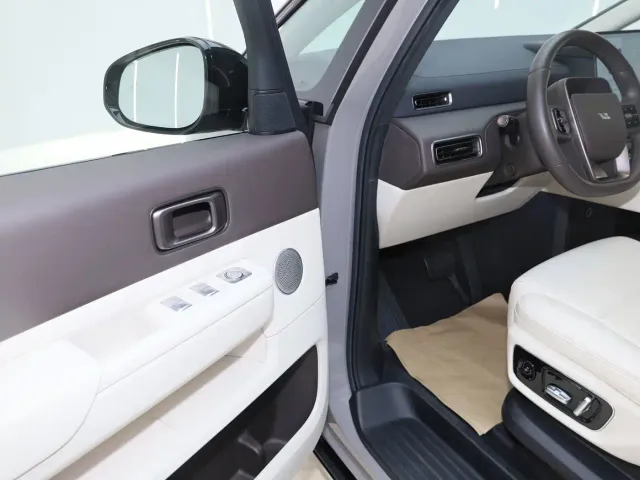Li Auto MEGA — Фото автомобиля 8