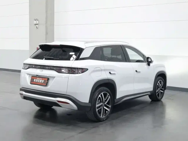 BYD Song L DM-i — Фото автомобиля 2