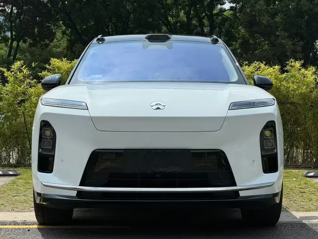 Nio ES8 — Фото автомобиля 2