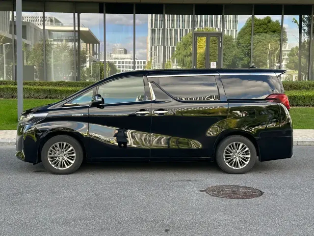 Toyota Alphard — Фото автомобиля 7