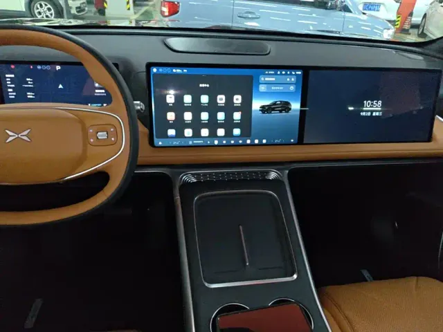 Xpeng G9 — Фото автомобиля 12