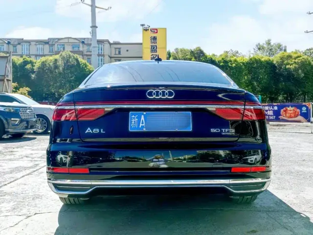 Audi A8 — Фото автомобиля 5