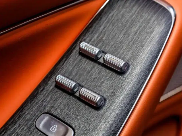 Aito M8 — Фото автомобиля 11
