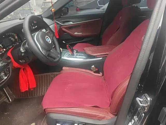 BMW 5 Series — Фото автомобиля 9