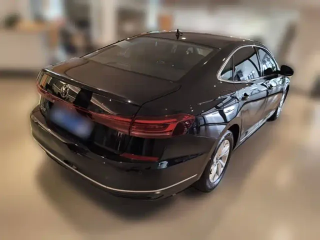 Volkswagen Passat — Фото автомобиля 9