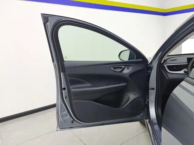 BYD Seal 05 DM-i — Фото автомобиля 7