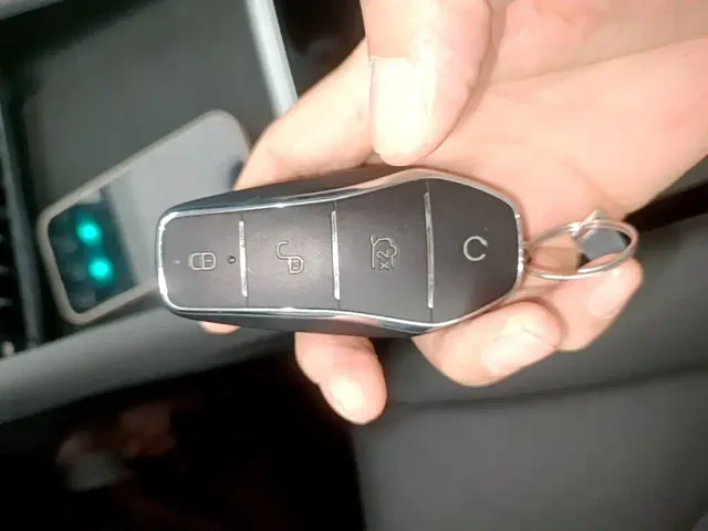 BYD Yuan PLUS — Фото автомобиля 8