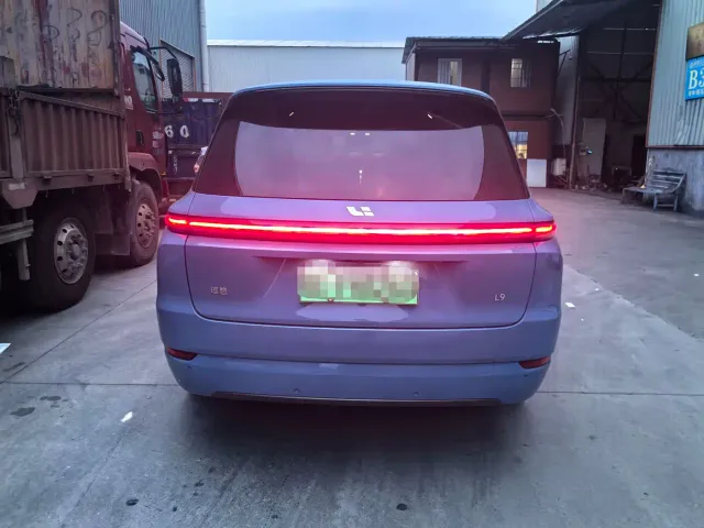 Li Auto L9 — Фото автомобиля 4