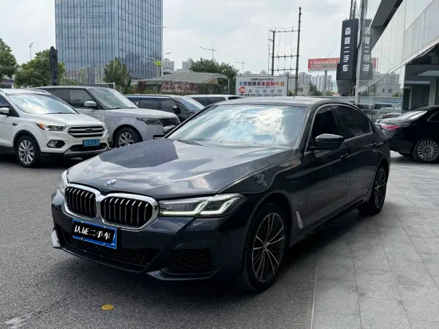 Фотография автомобиля — BMW 5 Series