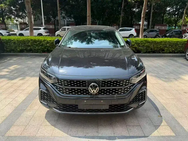 Volkswagen Passat — Фото автомобиля 2