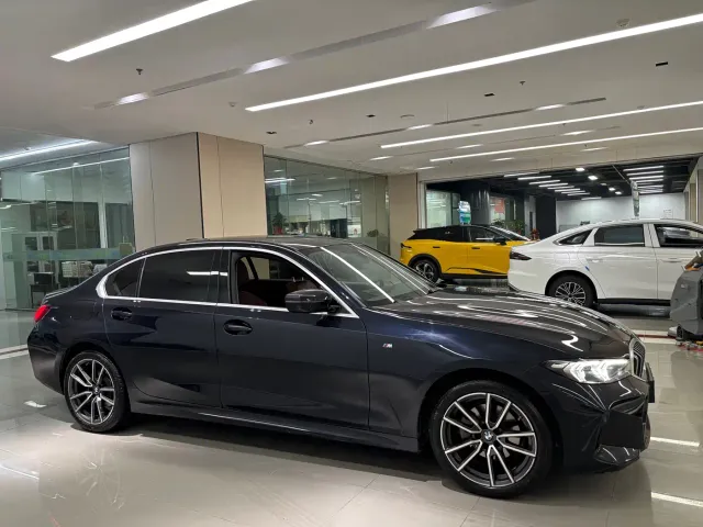 BMW 3 Series — Фото автомобиля 4