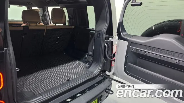 Land Rover Defender — Фото автомобиля 20