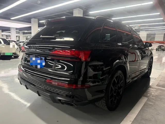 Audi Q7 — Фото автомобиля 16