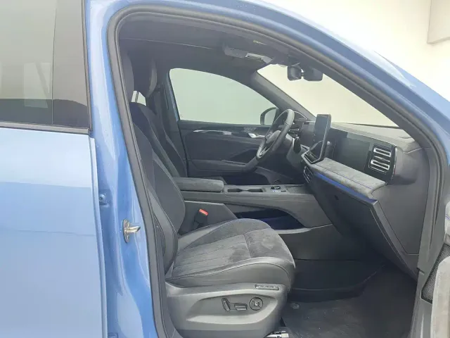 Volkswagen Tiguan L — Фото автомобиля 9