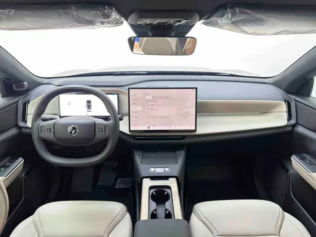 Volvo XC70 Plug-in Hybrid — Фото автомобиля 9