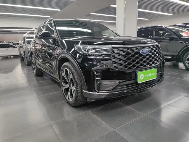 Ford Explorer — Фото автомобиля 3