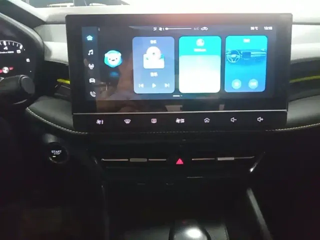 Roewe i5 — Фото автомобиля 12