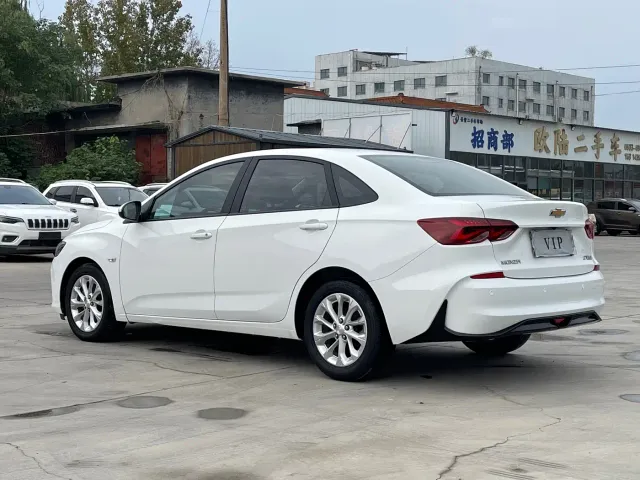Chevrolet Monza — Фото автомобиля 4