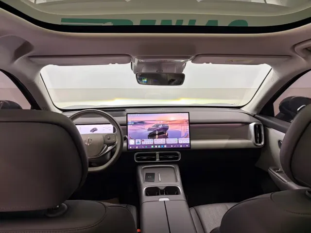 Leapmotor B10 — Фото автомобиля 8
