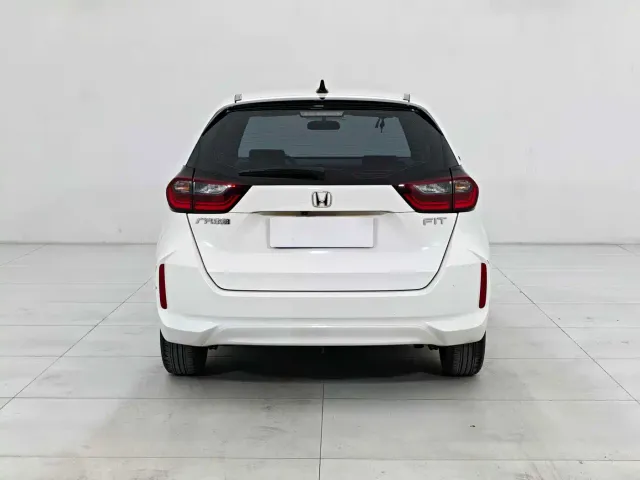 Honda Fit — Фото автомобиля 5