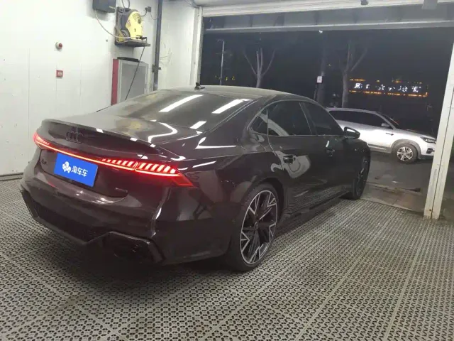 Audi A7L — Фото автомобиля 3
