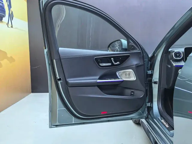 Mercedes-Benz C-Class — Фото автомобиля 12