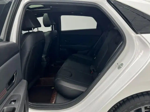 Hyundai Elantra — Фото автомобиля 15
