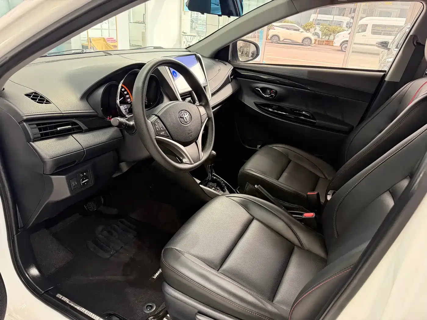 Toyota YARiS L Zhi Xuan 2022 Zhi Xuan X 1.5L CVT Luxury PLUS Edition — Фото автомобиля 6