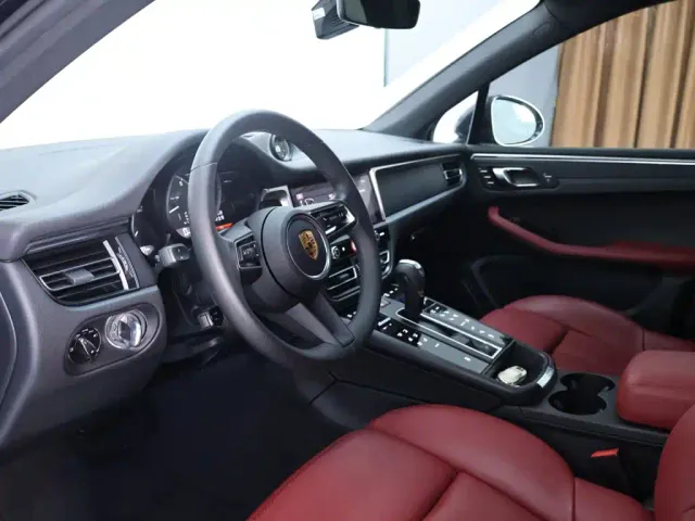 Porsche Macan — Фото автомобиля 12
