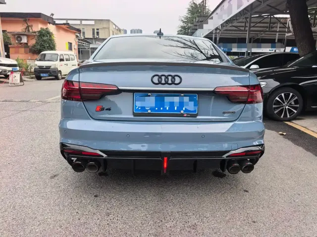 Audi A4L — Фото автомобиля 14