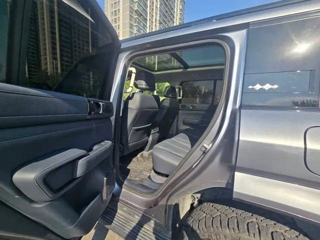 BYD FangChengBao Leopard 5 — Фото автомобиля 6