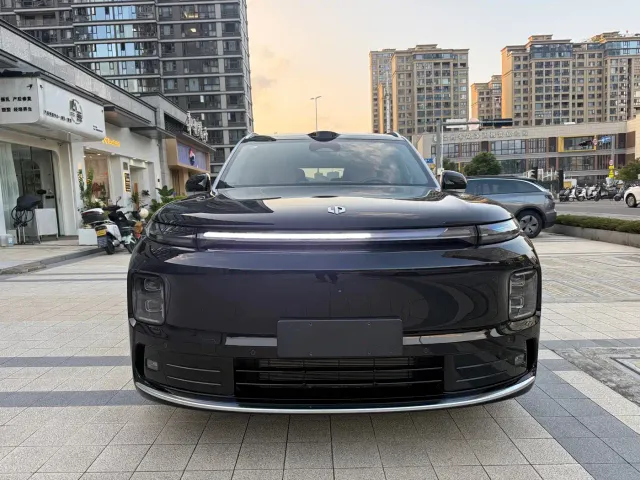 Leapmotor D Series — Фото автомобиля 2