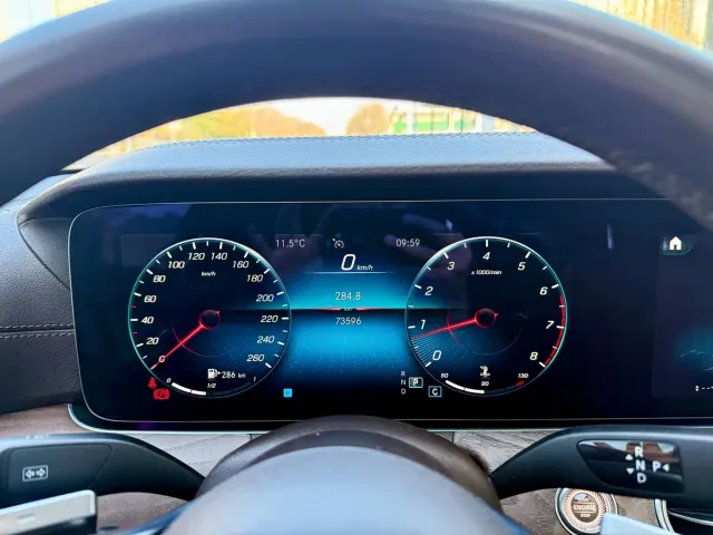 Mercedes-Benz E-Class — Фото автомобиля 5