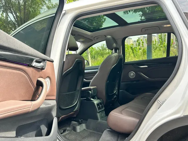 BMW X1 — Фото автомобиля 11