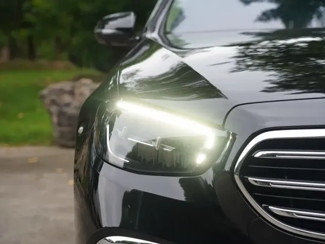 Mercedes-Benz E-Class — Фото автомобиля 8