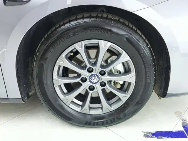BYD Qin L — Фото автомобиля 6