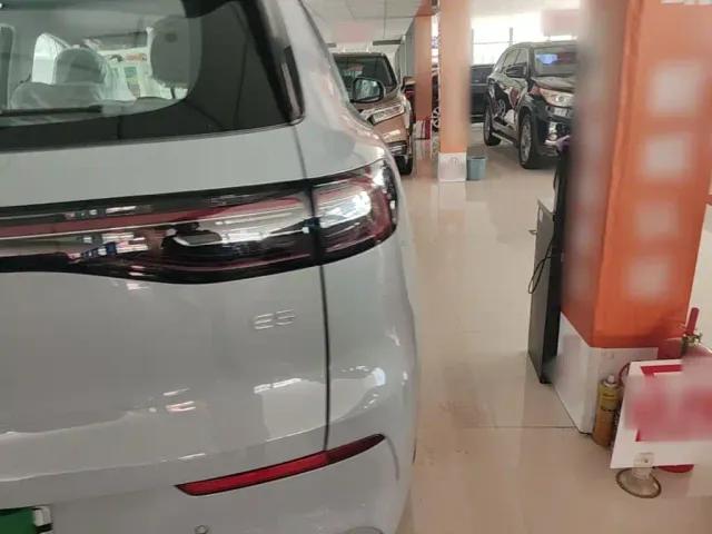 Geely Galaxy E5 — Фото автомобиля 7