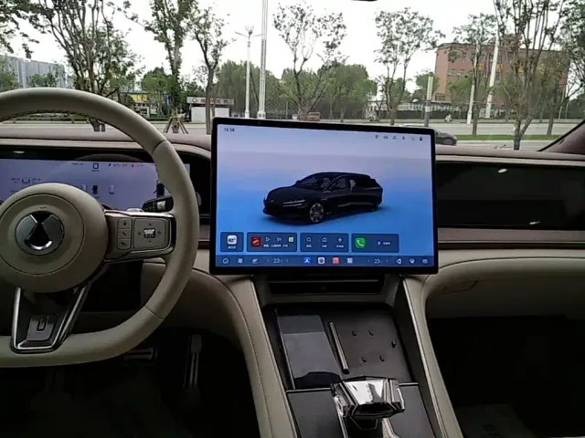 Denza Z9GT — Фото автомобиля 12