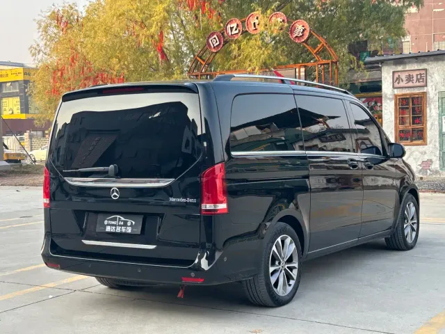 Mercedes-Benz V-Class — Фото автомобиля 28