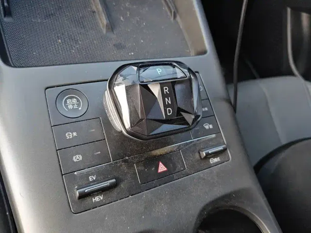 BYD Qin PLUS — Фото автомобиля 10