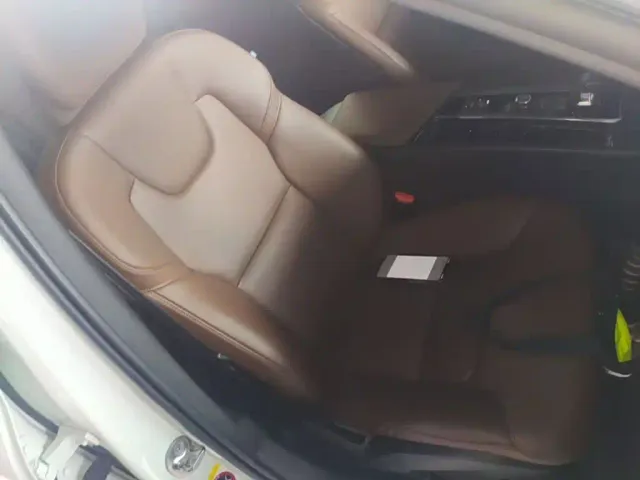 Volvo S60 — Фото автомобиля 24