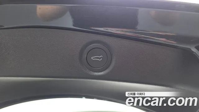 Tesla Model 3 — Фото автомобиля 25
