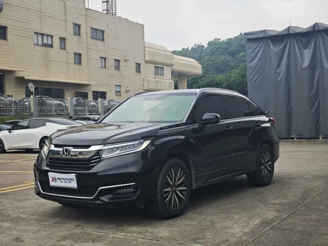 Фотография автомобиля — Honda Avancier