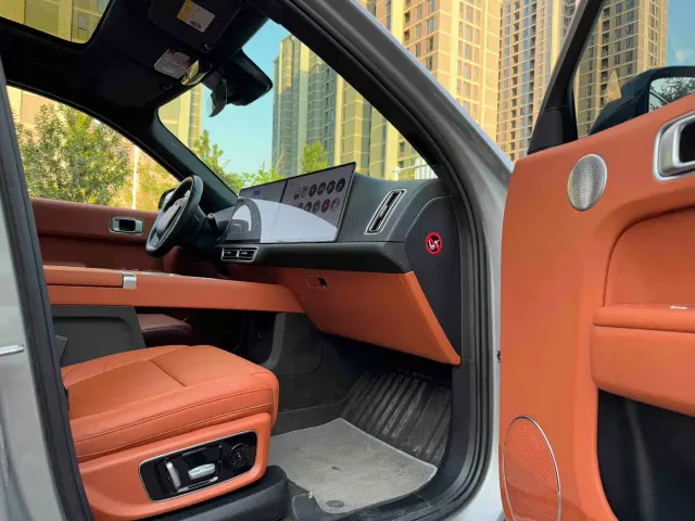 Li Auto L9 — Фото автомобиля 4
